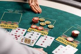 Tampilan dashboard Daily Bonus di platform ladangqq dengan statistik bonus harian dan meja live dealer